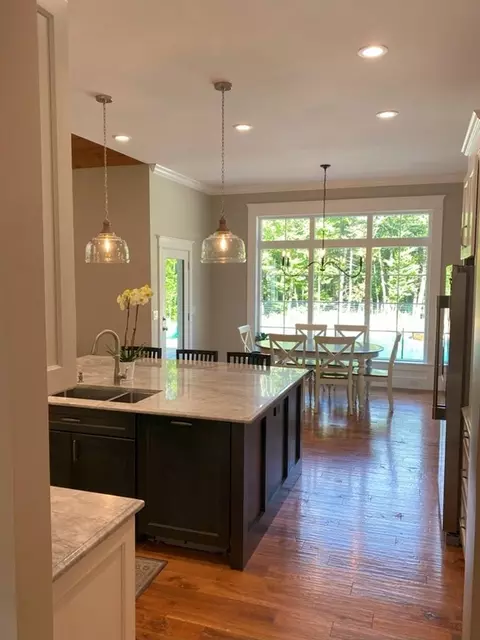 11 Pleasant St, Mendon, MA 01756 photo 12