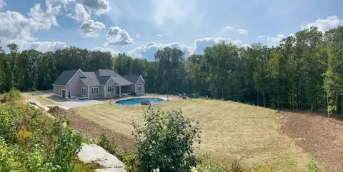 11 Pleasant St, Mendon, MA 01756 photo 8