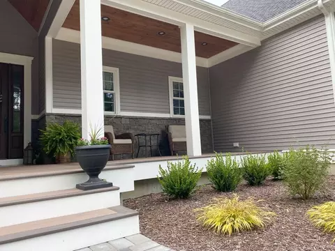11 Pleasant St, Mendon, MA 01756 photo 6