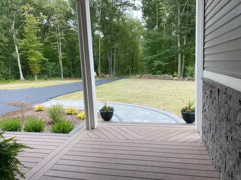 11 Pleasant St, Mendon, MA 01756 photo 5