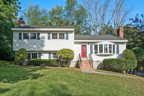 81 Lisa Ln, North Andover, MA 01845