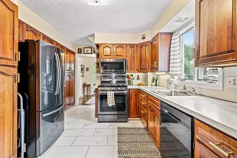 27 Bertram St, Beverly, MA 01915 photo 13