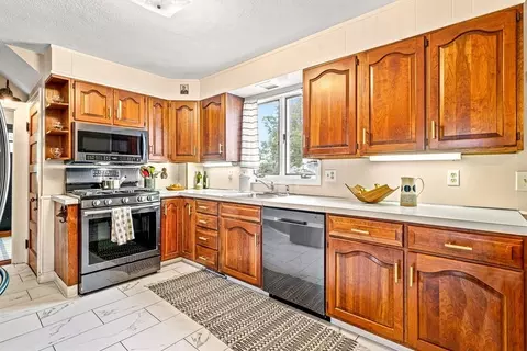 27 Bertram St, Beverly, MA 01915 photo 15
