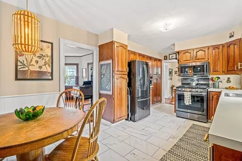 27 Bertram St, Beverly, MA 01915 photo 12