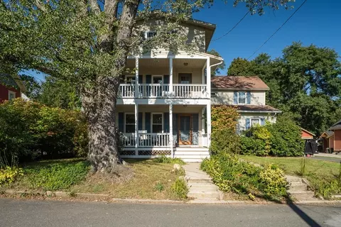 13 Arlington St, Northampton, MA 01060