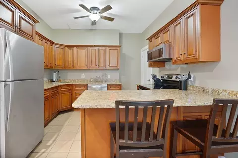 64 Temple St, Springfield, MA 01105 photo 13