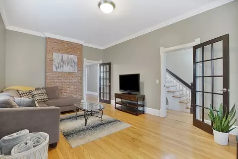 64 Temple St, Springfield, MA 01105 photo 4