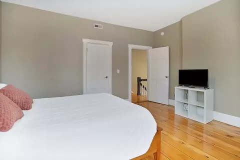 64 Temple St, Springfield, MA 01105 photo 32