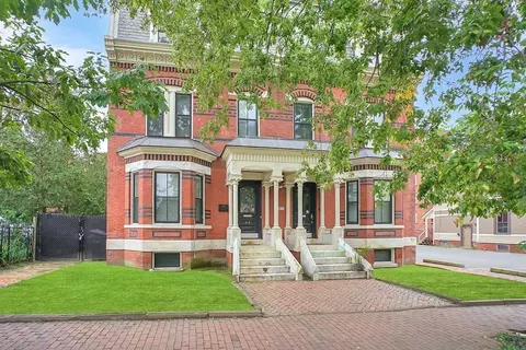 64 Temple St, Springfield, MA 01105