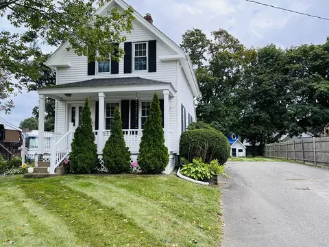 77 Everett St, Middleboro, MA 02346