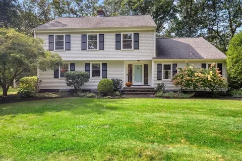 29 Adams Ln, Wayland, MA 01778