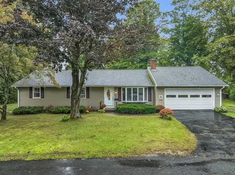 94 Fairlawn Ave, Gardner, MA 01440