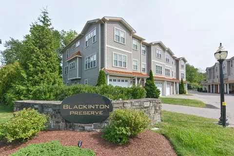 74 West St #3, Attleboro, MA 02703