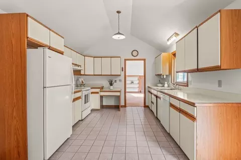 64 Eisenhower Dr, Barnstable, MA 02365 photo 11