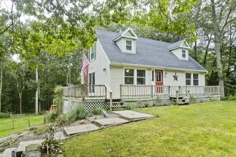 63 Gold St, Belchertown, MA 01007