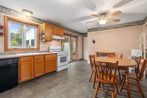 10 Duda Dr, Easthampton, MA 01027 photo 8