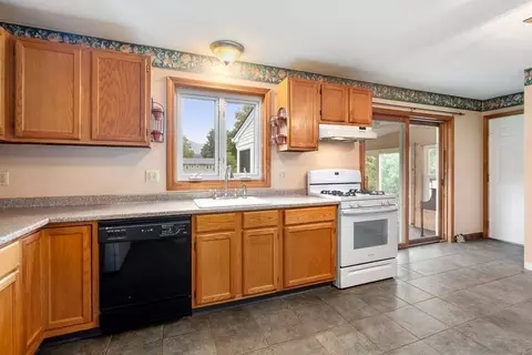 10 Duda Dr, Easthampton, MA 01027 photo 9