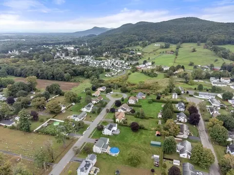 10 Duda Dr, Easthampton, MA 01027 photo 32