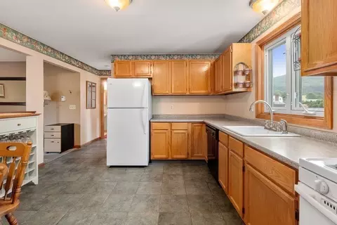 10 Duda Dr, Easthampton, MA 01027 photo 7