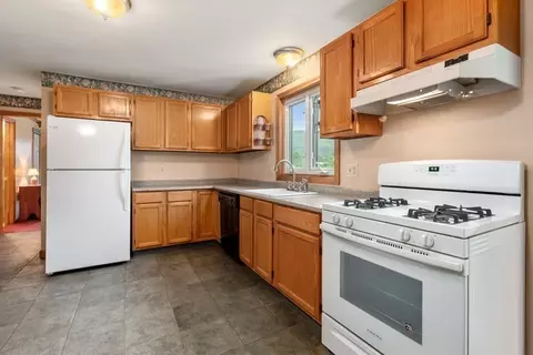 10 Duda Dr, Easthampton, MA 01027 photo 6