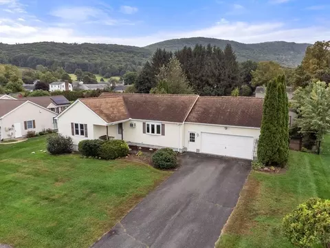 10 Duda Dr, Easthampton, MA 01027 photo 5