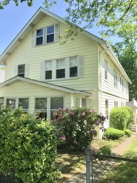6 Colonial Ave # -8, Newton, MA 02460