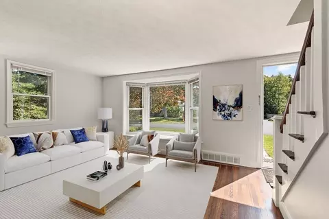 10 Suffolk Rd, Sharon, MA 02067