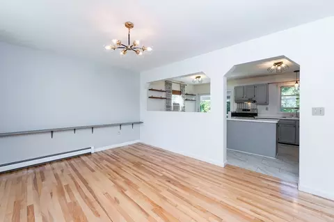 60 Holly St, Gloucester, MA 01930 photo 3