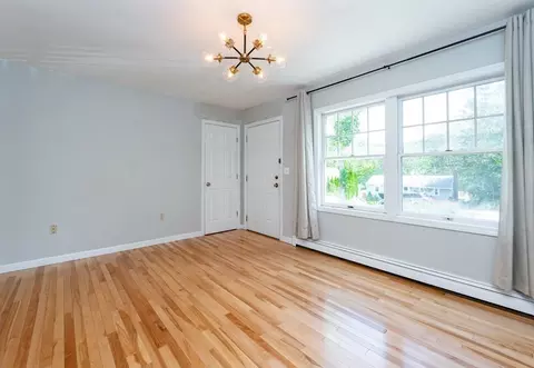 60 Holly St, Gloucester, MA 01930 photo 2