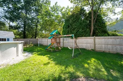 60 Holly St, Gloucester, MA 01930 photo 33