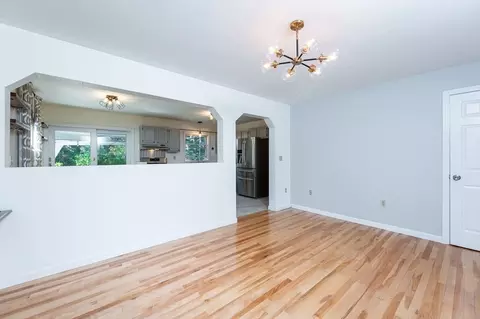 60 Holly St, Gloucester, MA 01930 photo 4