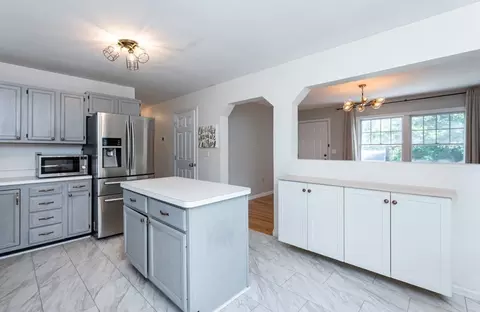 60 Holly St, Gloucester, MA 01930 photo 5