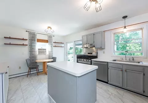 60 Holly St, Gloucester, MA 01930 photo 8