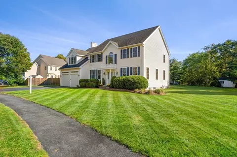 4 Hawk Hill Rd, Beverly, MA 01915 photo 3