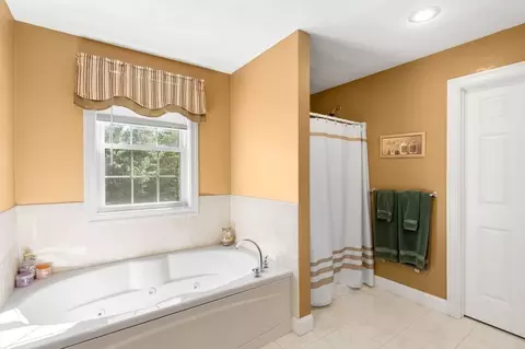 4 Hawk Hill Rd, Beverly, MA 01915 photo 27