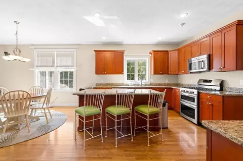 4 Hawk Hill Rd, Beverly, MA 01915 photo 6