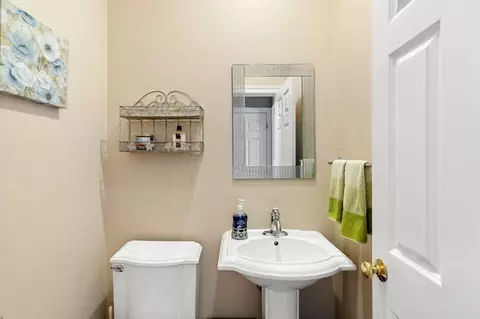 4 Hawk Hill Rd, Beverly, MA 01915 photo 19