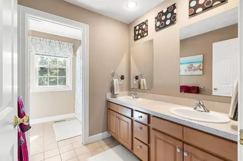4 Hawk Hill Rd, Beverly, MA 01915 photo 21