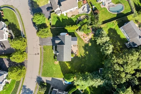 4 Hawk Hill Rd, Beverly, MA 01915 photo 4