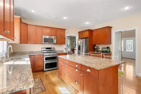 4 Hawk Hill Rd, Beverly, MA 01915 photo 7