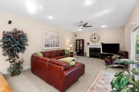 4 Hawk Hill Rd, Beverly, MA 01915 photo 11