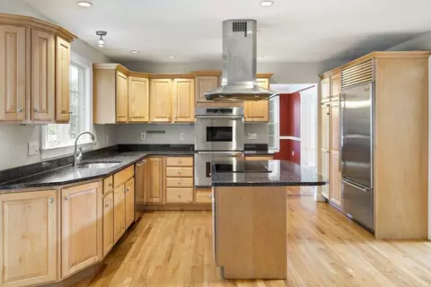 33 Bridge St, Needham, MA 02494 photo 2