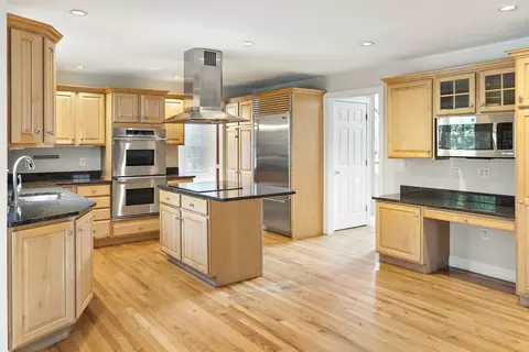 33 Bridge St, Needham, MA 02494 photo 3