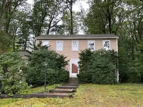 432 Oakland Pkwy, Franklin, MA 02038