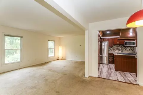 40 Halifax Ct #H, Springfield, MA 01108 photo 4