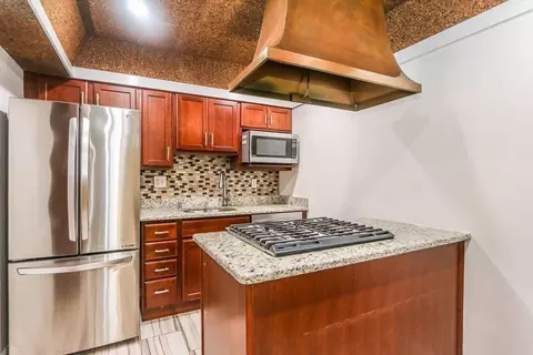 40 Halifax Ct #H, Springfield, MA 01108 photo 9