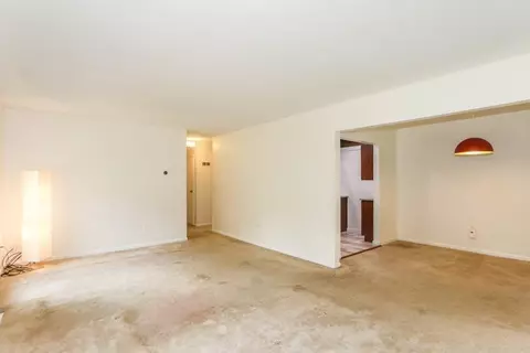 40 Halifax Ct #H, Springfield, MA 01108 photo 14