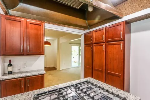 40 Halifax Ct #H, Springfield, MA 01108 photo 10