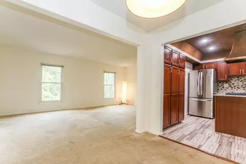 40 Halifax Ct #H, Springfield, MA 01108 photo 3