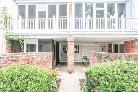 40 Halifax Ct #H, Springfield, MA 01108